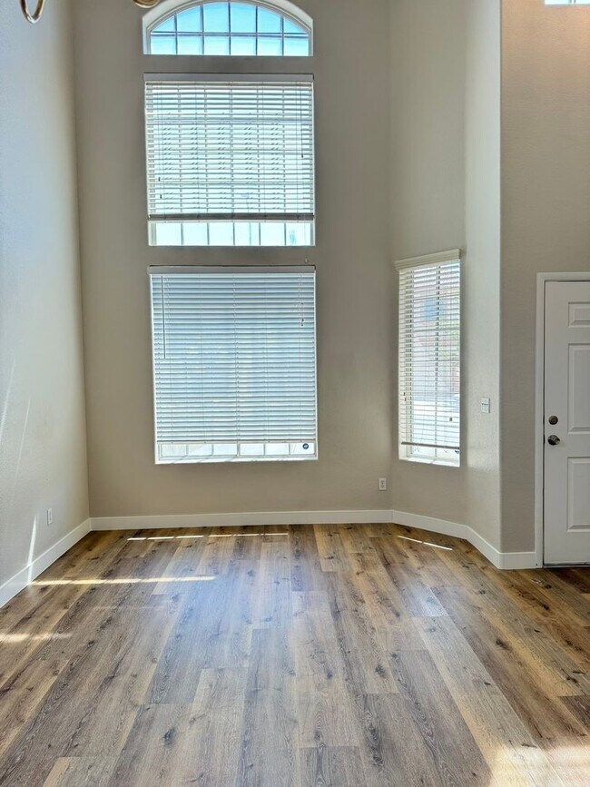 Building Photo - 4908 Sparkling Sky Ave