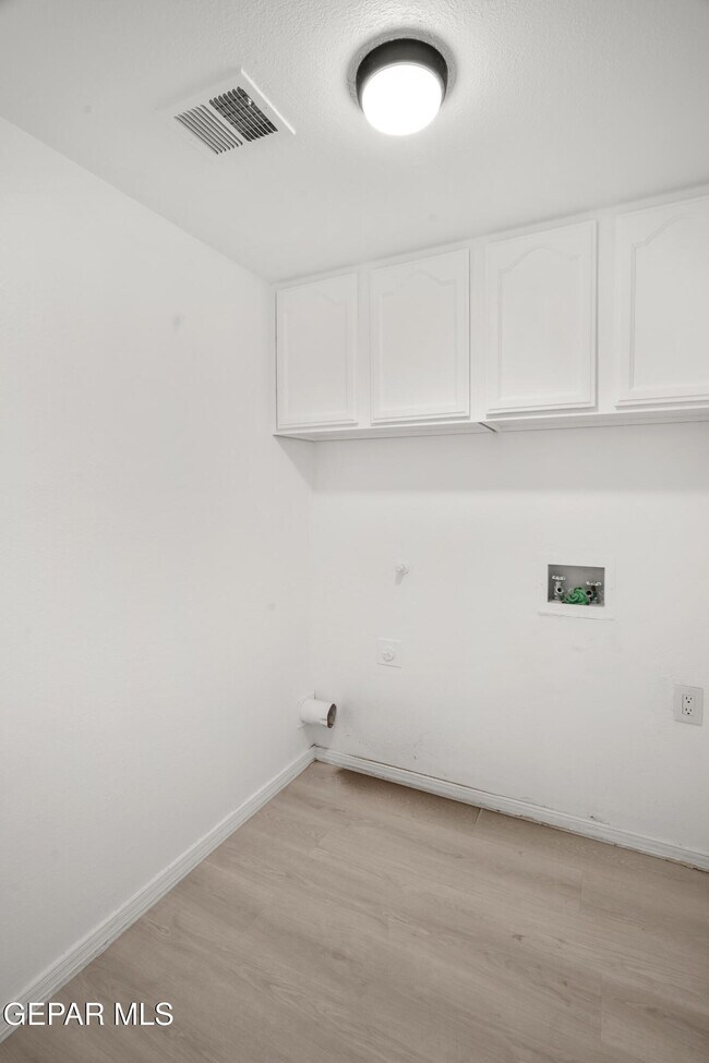 Building Photo - 3209 Tierra Ave Pl