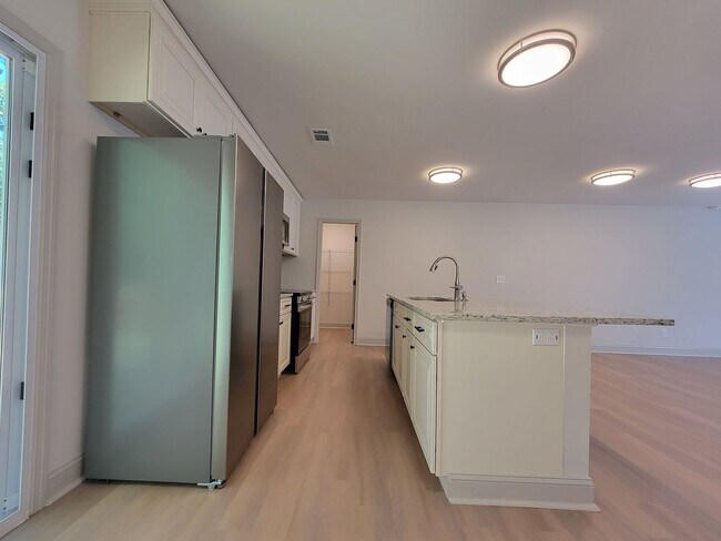 Building Photo - Build to Rent 4 Bdrm Lake Access - Luxury flooring -Stainless steel appliance - Covered Porch