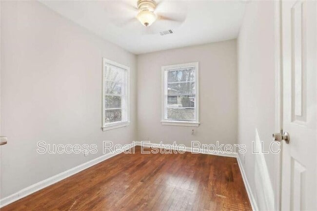 Building Photo - 1840 Camellia Dr