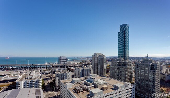 Building Photo - 301 Main St