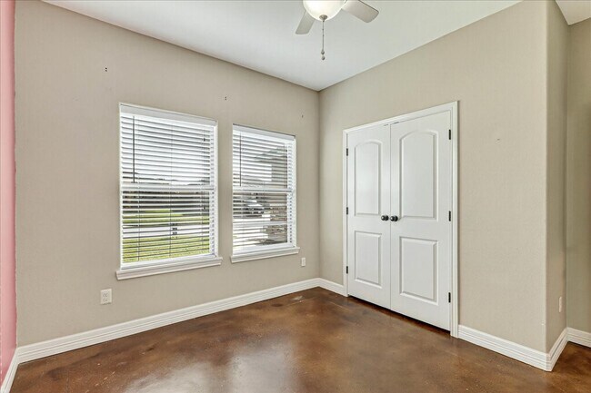 Building Photo - 7237 Lake Tranquility Dr