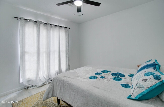 Building Photo - 258 S Sutherland St