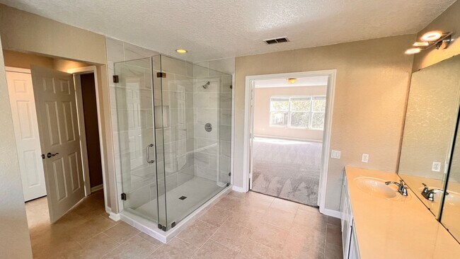 Building Photo - Spacious 4-Bedroom Home in HOA Community with Fantastic Amenities!