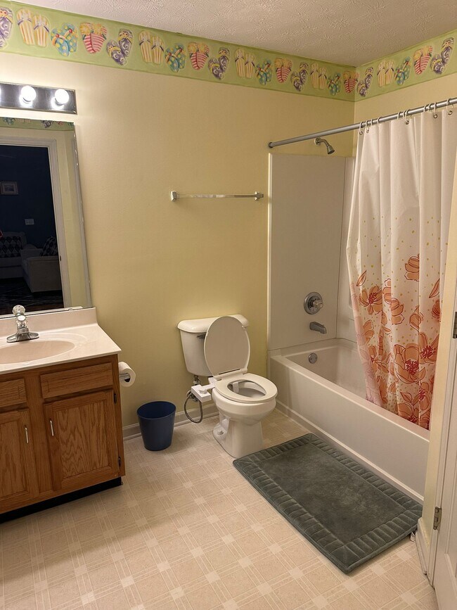 Building Photo - 4611 Court Yard Dr