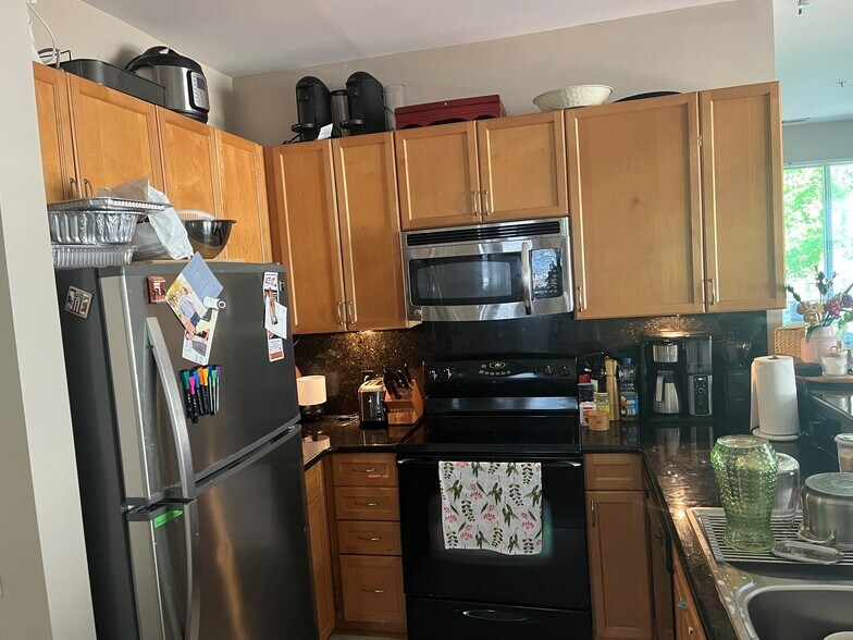 Kitchen - 1310 Kenilworth Ave