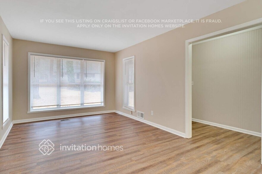 Building Photo - 1421 Dennis Dr