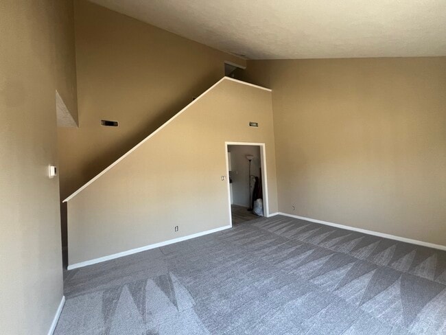 Building Photo - 105 Horizon River Dr