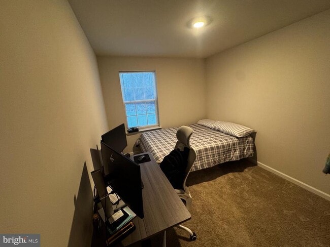 Building Photo - 33 Alexander Wy