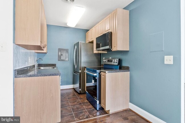 Building Photo - 1005 Chillum Rd