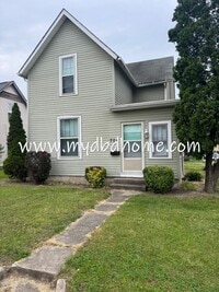 Building Photo - 704 Davis St