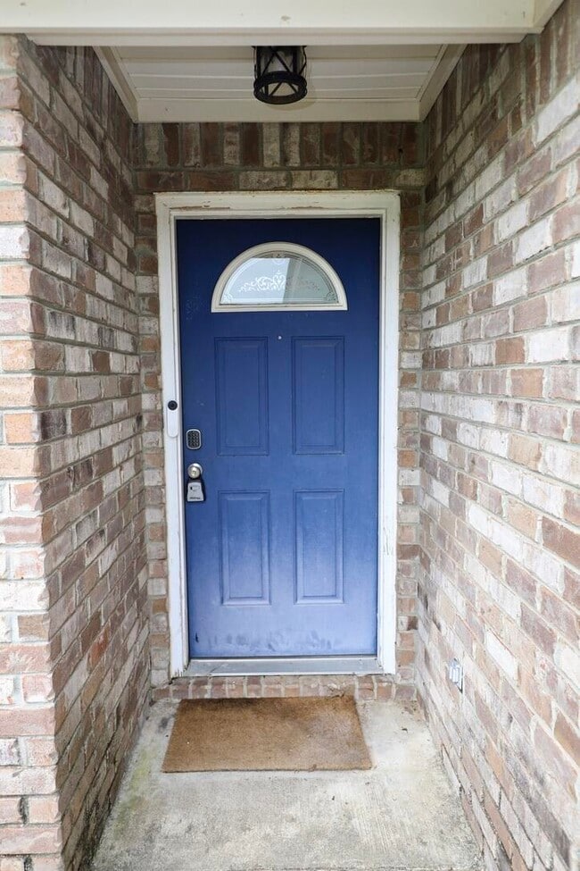 Building Photo - 60 Vinca Ct