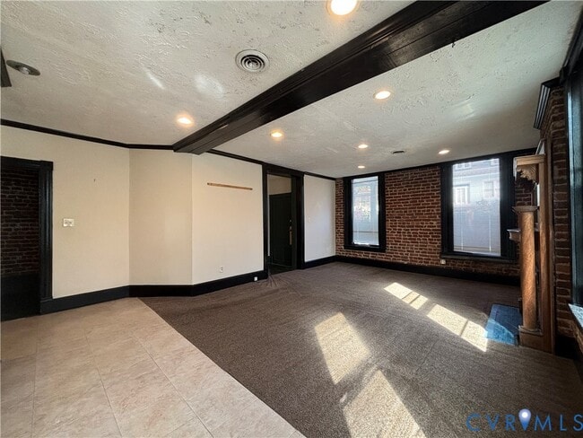 Building Photo - 2601 Hanover Ave