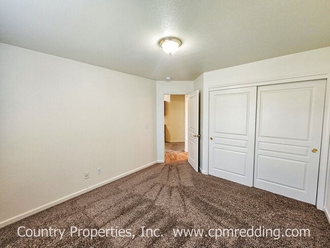 Building Photo - 3 Bedroom House on Cul-De-Sac Available Soon!
