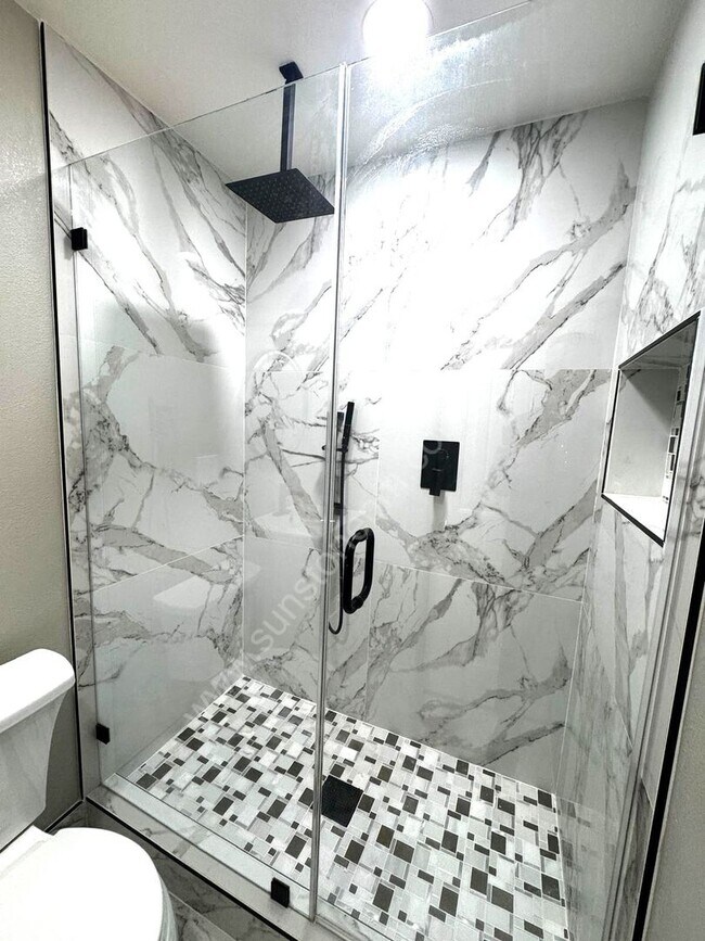 Building Photo - 1569 Carol Dr