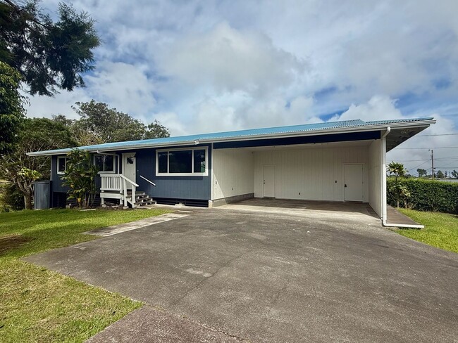 Building Photo - 3 Bedroom 1.5 Bath for rent in Waimea