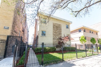 Building Photo - 4540 N Wolcott Ave