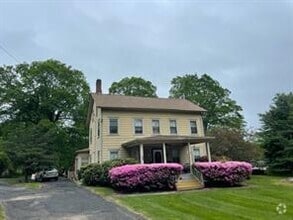 Building Photo - 226 Fostertown Rd