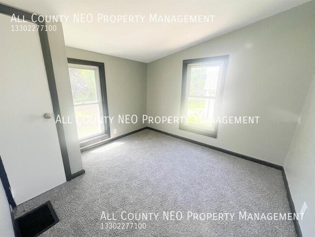 Building Photo - 2349 Bellfield Ave