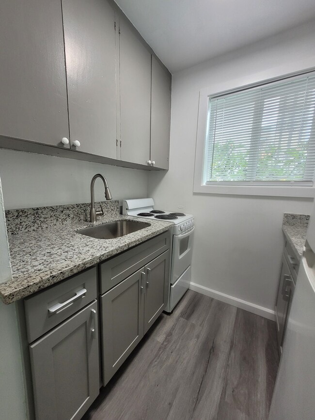 Building Photo - 454 Kuamo'o St