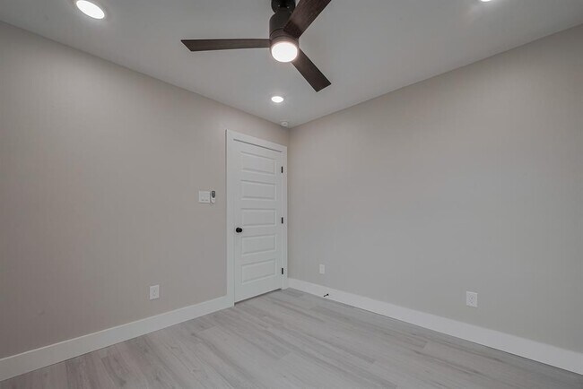 Building Photo - 837 22nd St