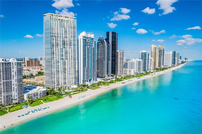 Building Photo - 16901 Collins Ave