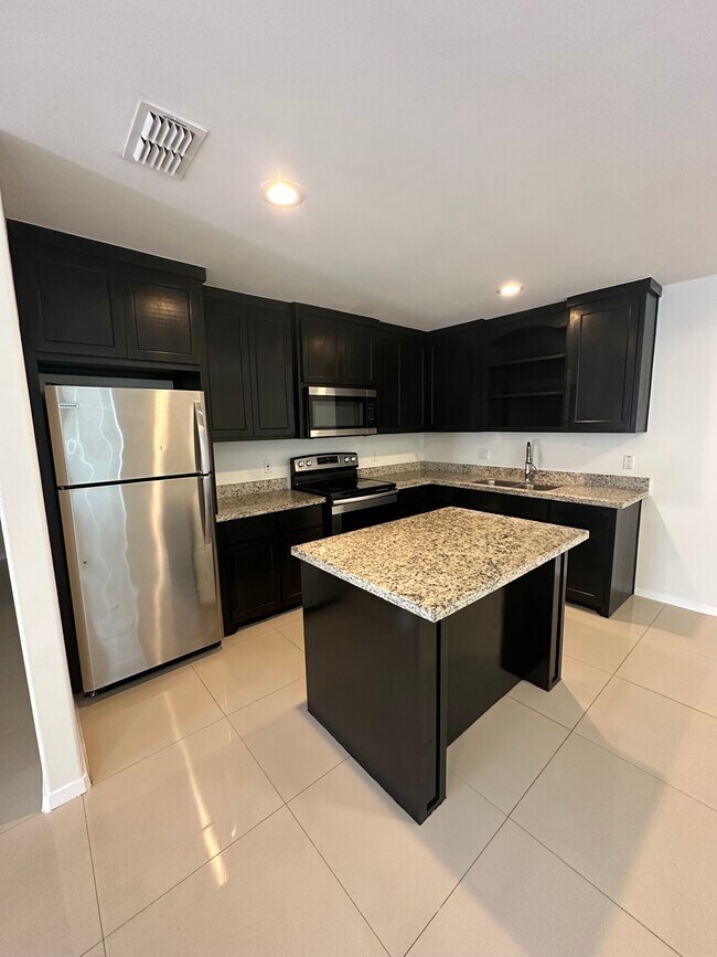 Kitchen - 2804 Wolverine St