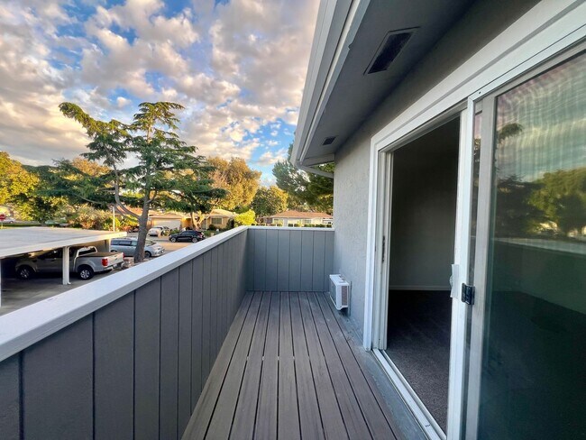 Building Photo - Modern Renovated 2-Bedroom in Santa Clara | Prime Location Near Apple, Nvidia & Major Highways