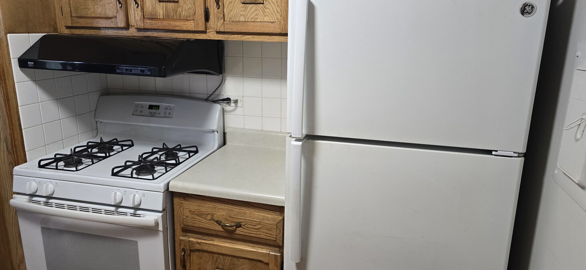 Building Photo - 910 E Old Willow Rd