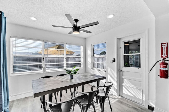 Building Photo - 730 N 72nd Terrace