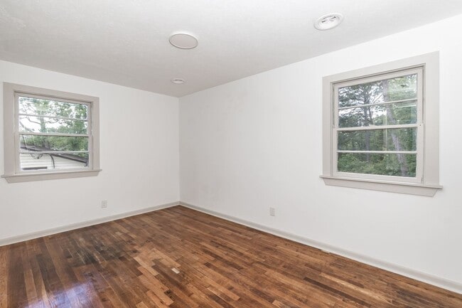 Building Photo - Spacious 4-Bedroom Rental – 10 Minutes from Fort Bragg & local amenities!