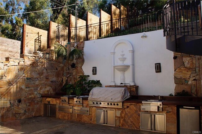 Building Photo - 5235 San Feliciano Dr