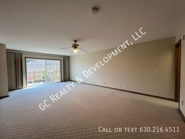 Building Photo - 319 Dee Ct