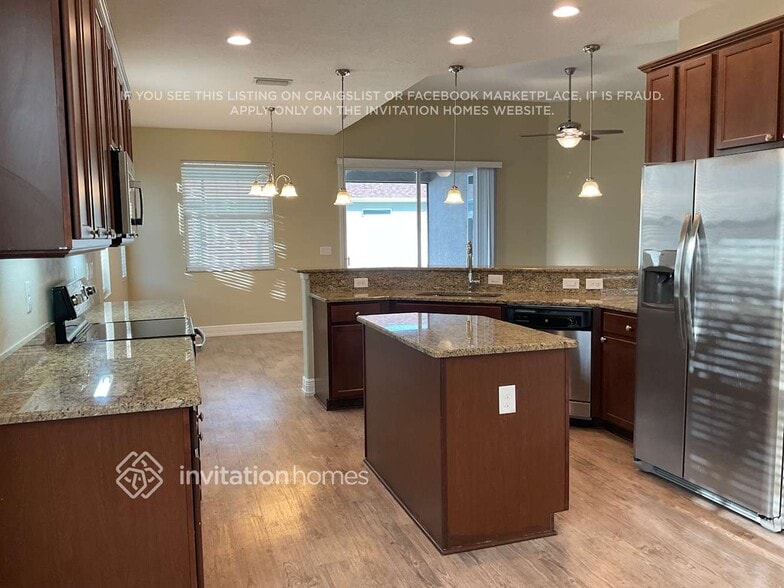 Building Photo - 2141 Bridgeport Cir