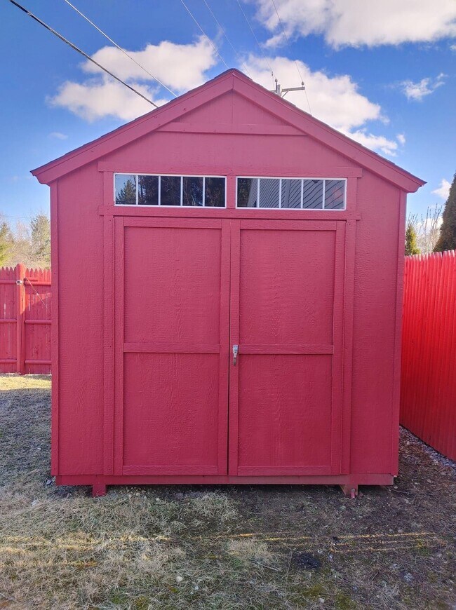 Building Photo - 182 Plaistow Rd