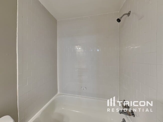 Building Photo - 410 Meadowfield Trail