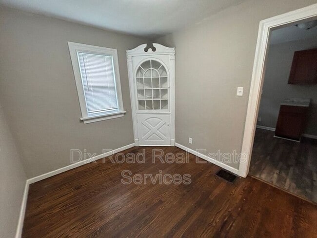 Building Photo - 340 Burleigh Ave