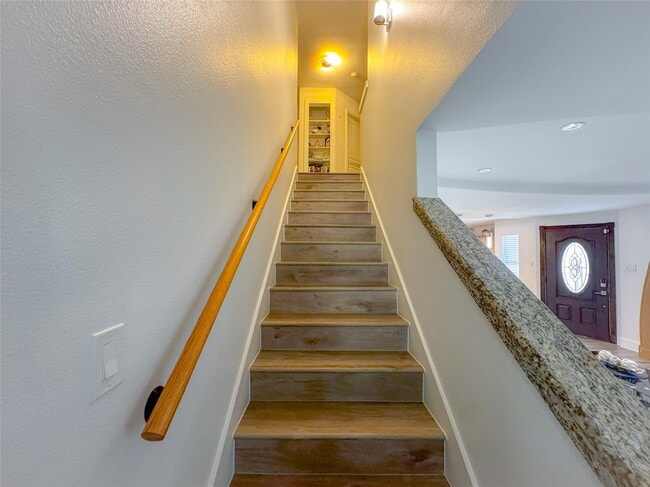 Building Photo - 18323 River Sage Dr