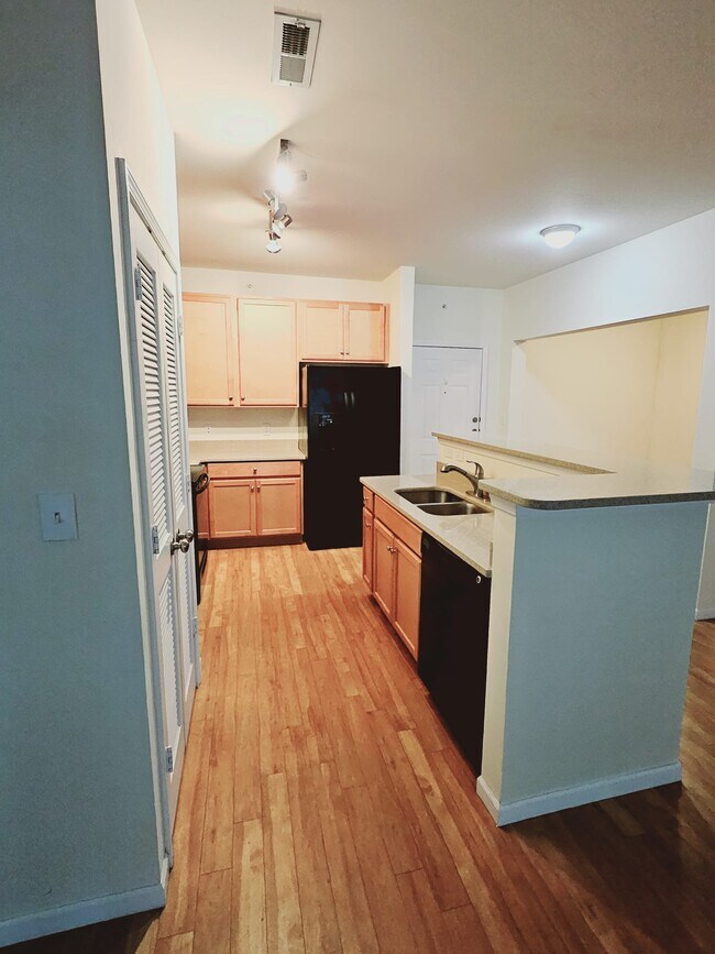 Building Photo - 1270 Strassner Dr