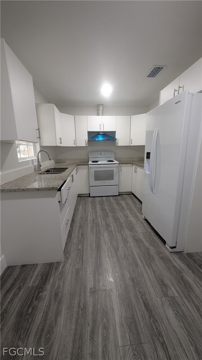 Building Photo - 660 S Missouri St