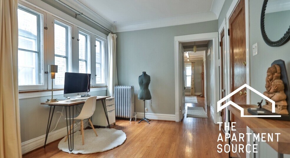 Building Photo - 2549 W Wilson Ave