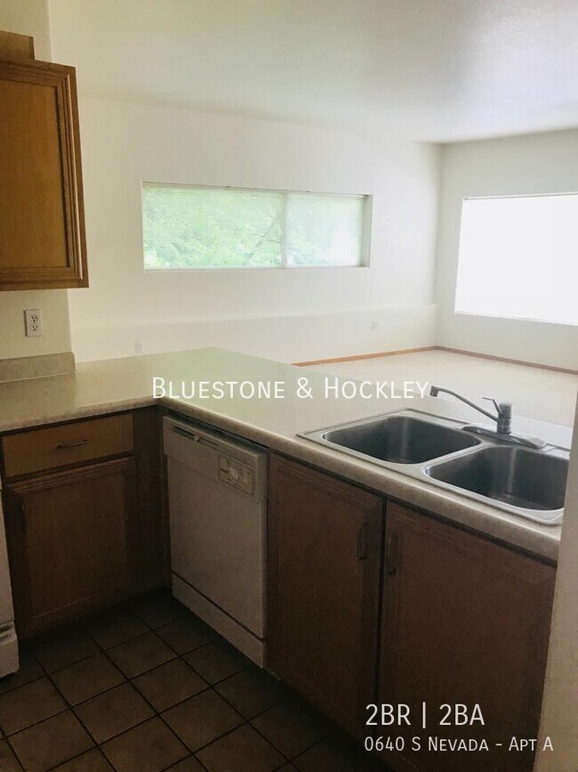 Building Photo - 640 S Nevada St