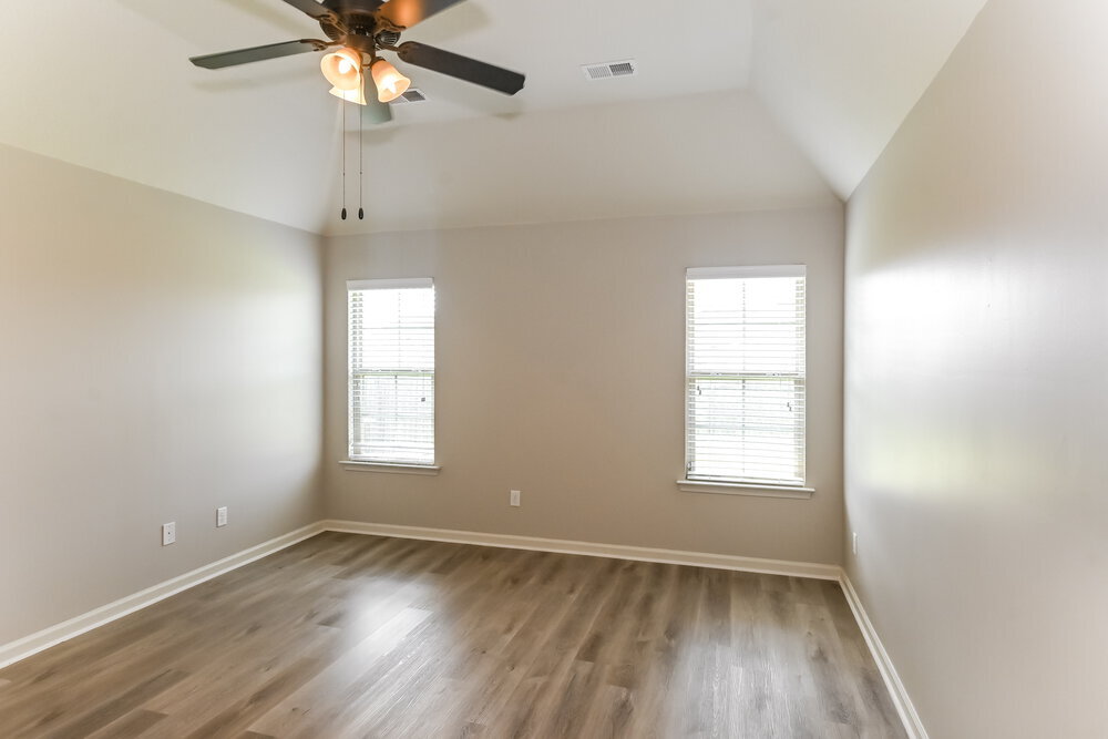 Building Photo - 2565 Woodcutter Dr