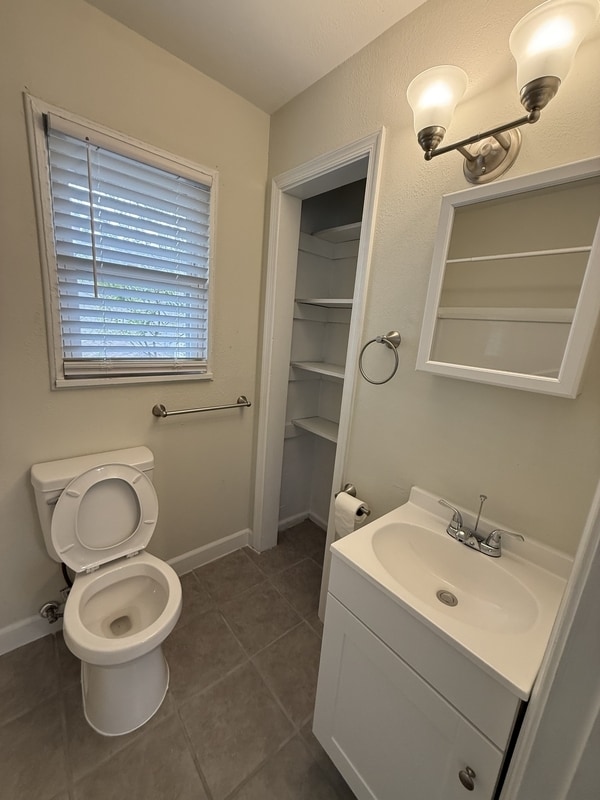 Building Photo - 1223 Redgate Ave