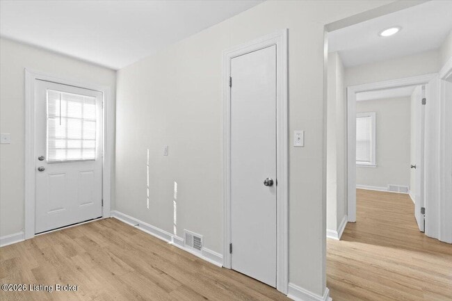 Building Photo - 1600 Algonquin Pkwy