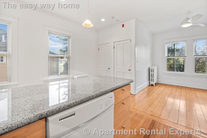 Building Photo - 30 Healey St