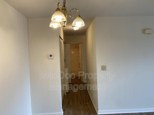 Building Photo - 38 White Pine Cir