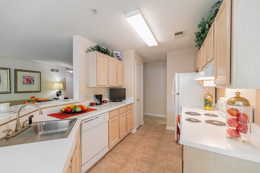 Keswick Village Apartments and Townhomes 2811 Keswick Village Ct