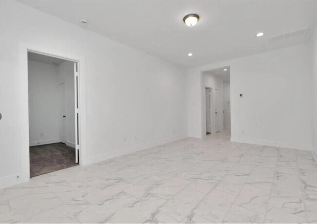 Building Photo - 1526 Crystal Stream Dr