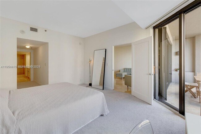 Building Photo - 201 Crandon Blvd